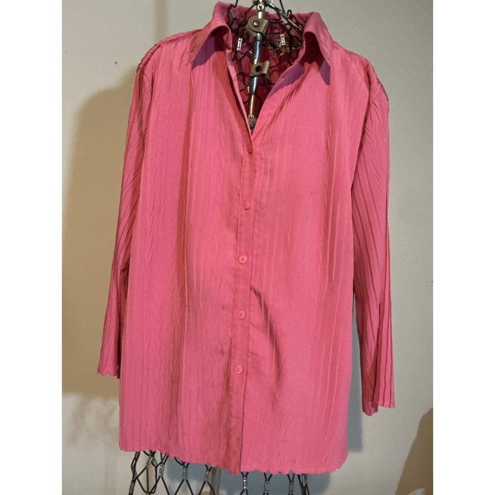 Western Connection  Large Pink Crinkle Pleated Button Down Shirt Long Sleeve